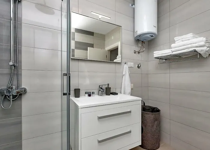 Sjever * Μακάρσκα